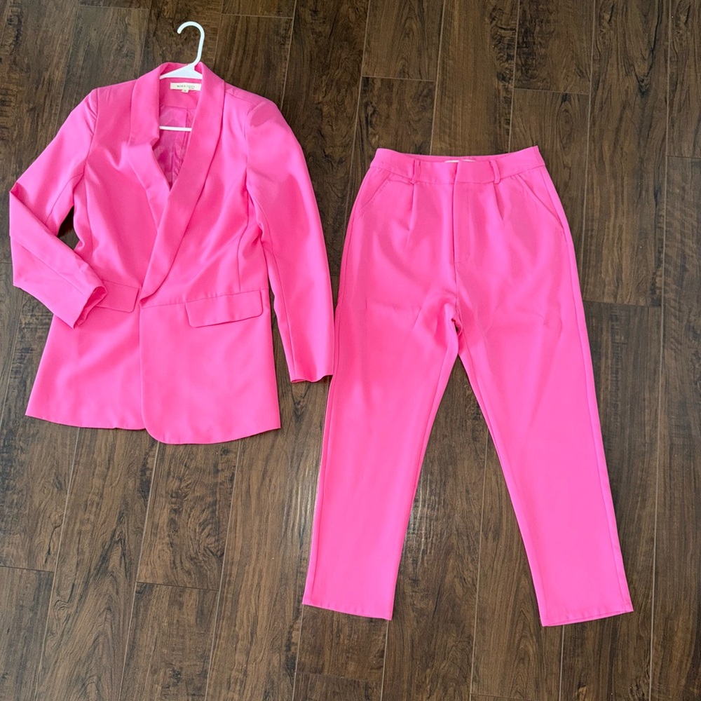 💖Free floral top included with the suit.